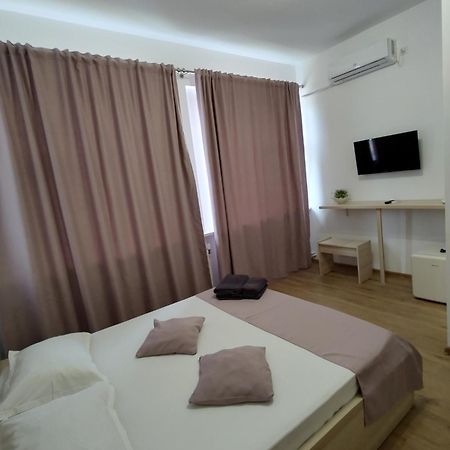 Puzzle Magic Bed & Breakfast Pitesti Ngoại thất bức ảnh