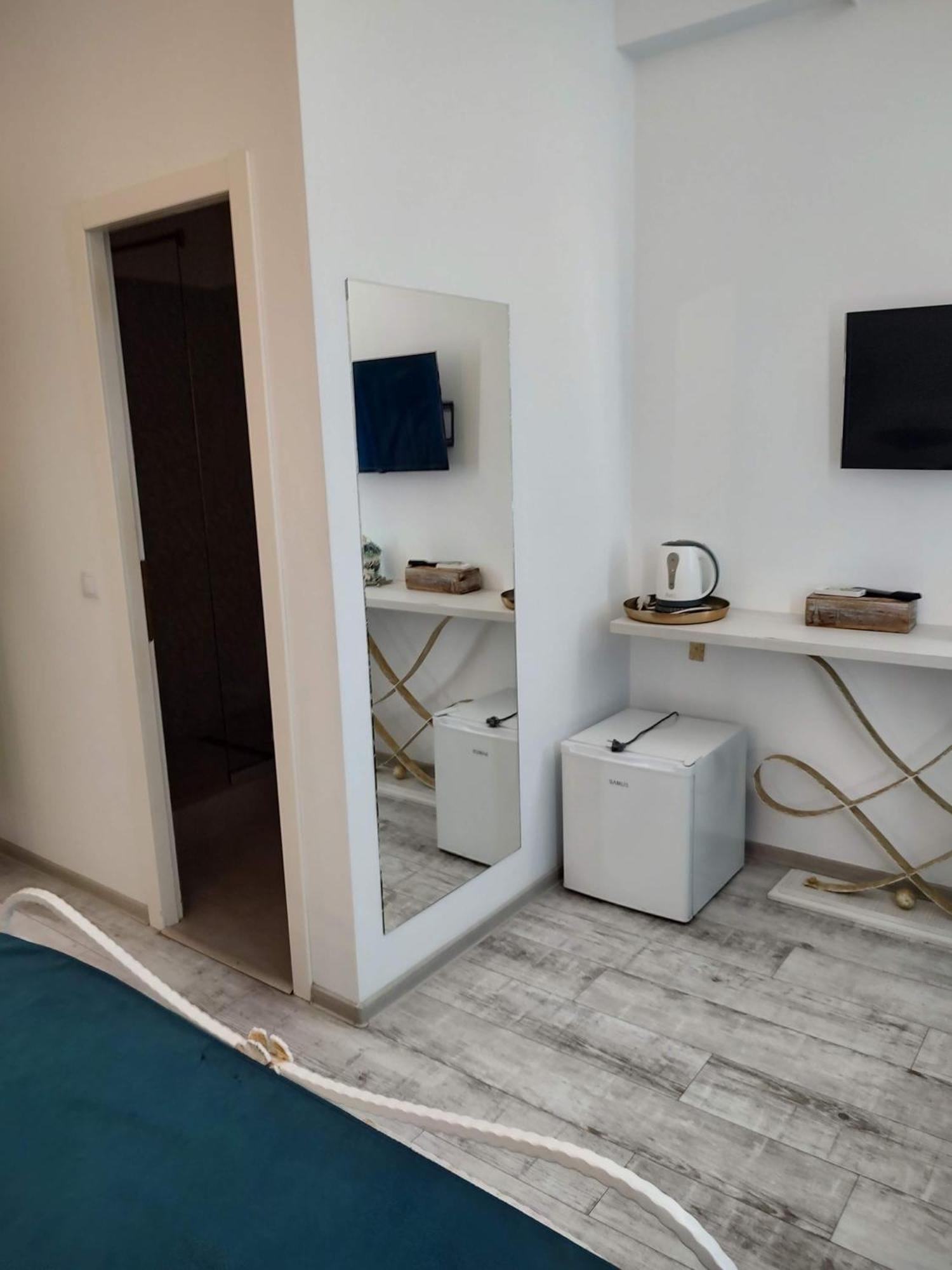 Puzzle Magic Bed & Breakfast Pitesti Ngoại thất bức ảnh