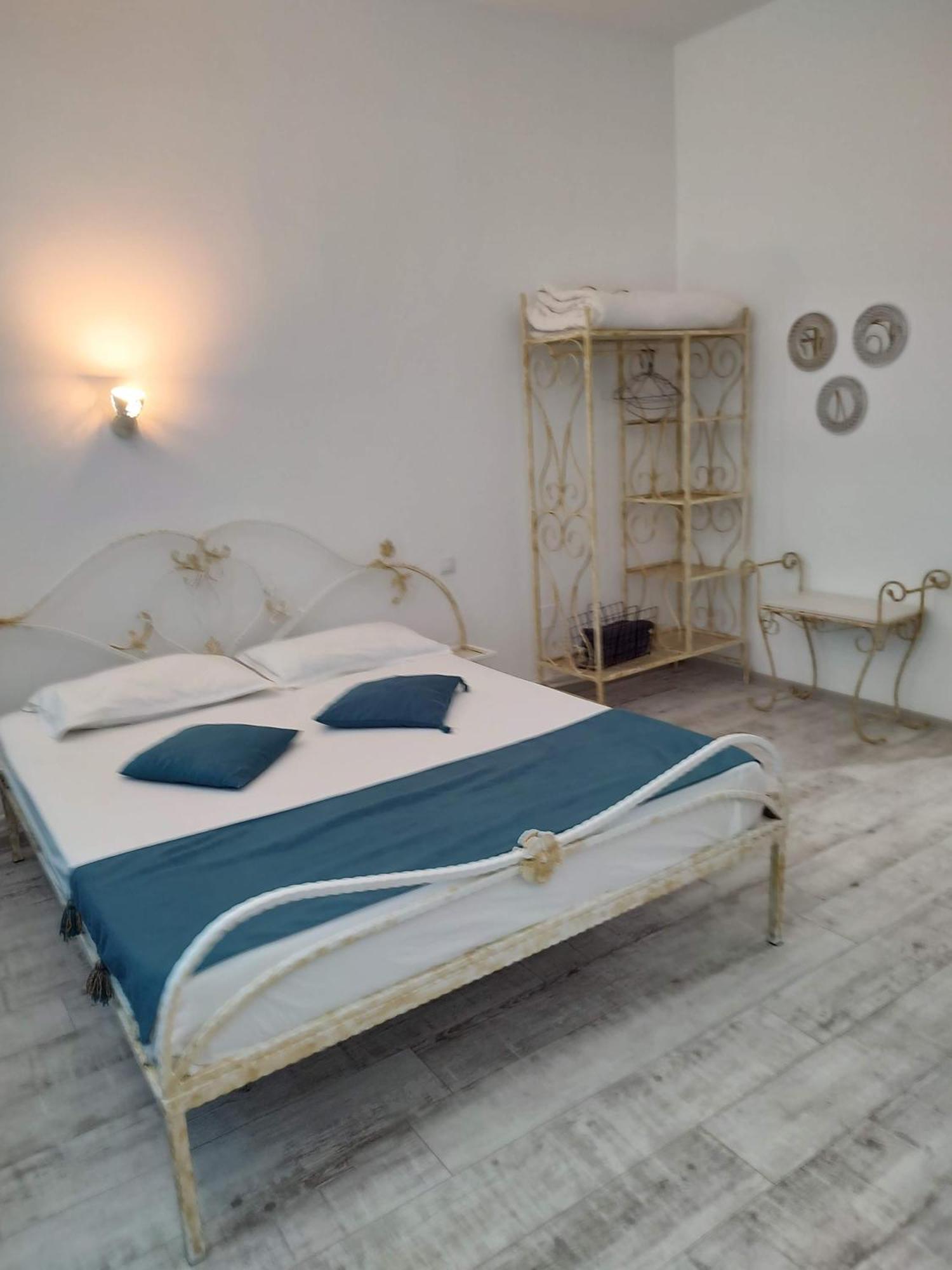 Puzzle Magic Bed & Breakfast Pitesti Ngoại thất bức ảnh