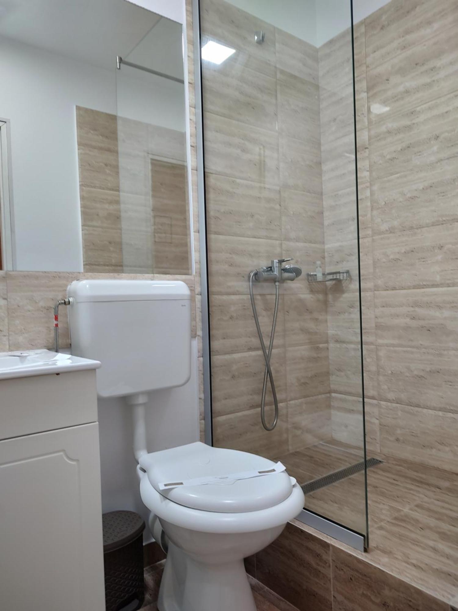 Puzzle Magic Bed & Breakfast Pitesti Ngoại thất bức ảnh
