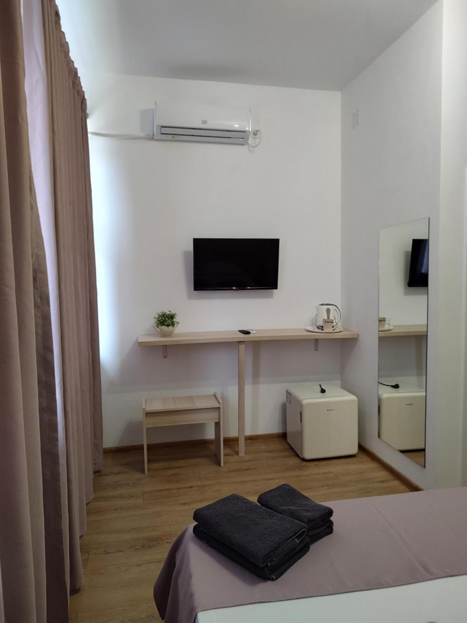 Puzzle Magic Bed & Breakfast Pitesti Ngoại thất bức ảnh